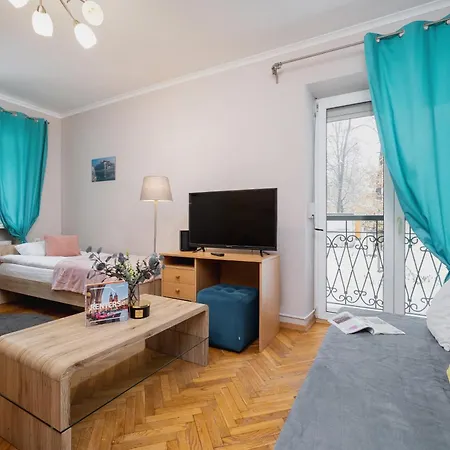 Family Near Galeria Kazimierz Cracow By Renters Apartmán *